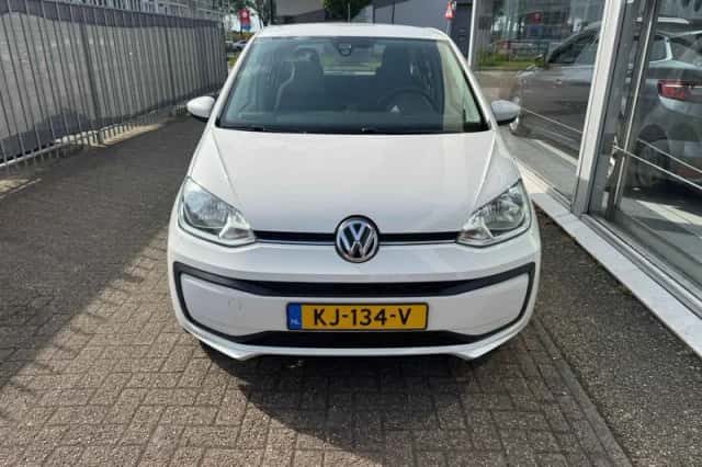 Volkswagen Up! (2016) thumbnail 2