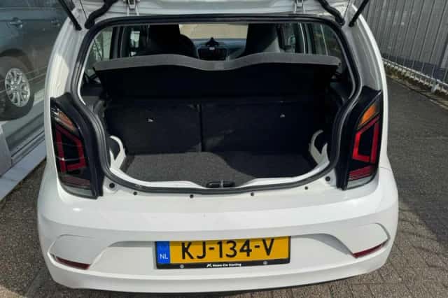 Volkswagen Up! (2016) thumbnail 6