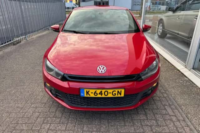 Volkswagen Scirocco (2009) thumbnail 2