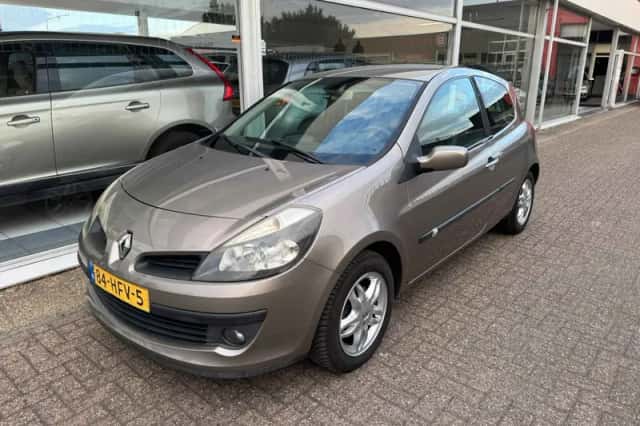 Renault Clio (2008) thumbnail 1