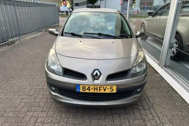 Renault Clio (2008) thumbnail 2