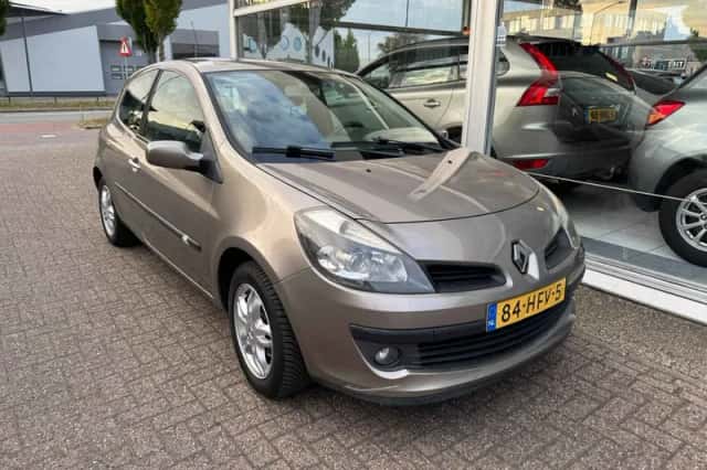 Renault Clio (2008) thumbnail 3