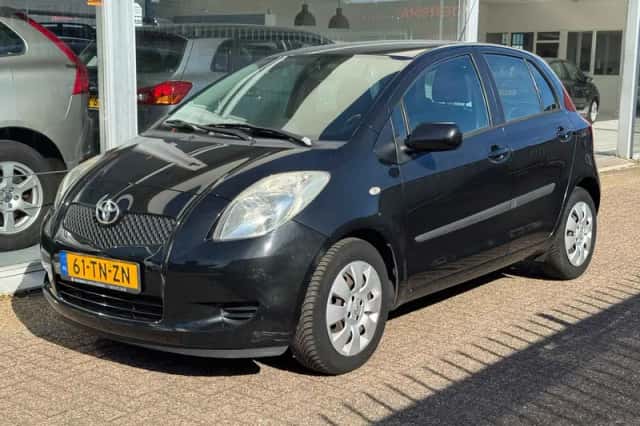 Toyota Yaris (2006) thumbnail 1