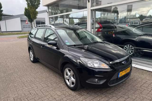 Ford Focus (2011) thumbnail 3