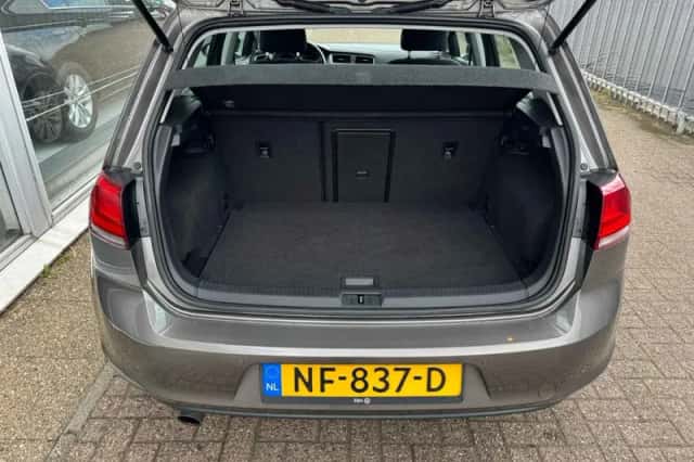 Volkswagen Golf (2017) thumbnail 6