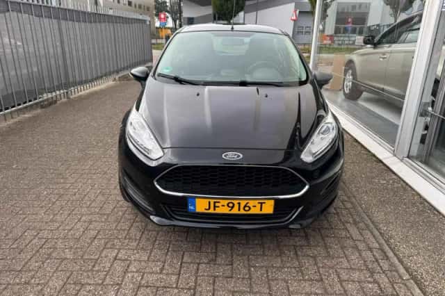 Ford Fiesta (2016) thumbnail 2