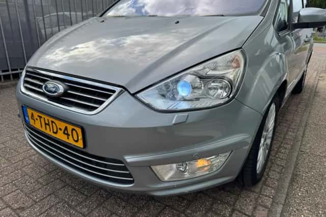 Ford Galaxy (2014) thumbnail 3