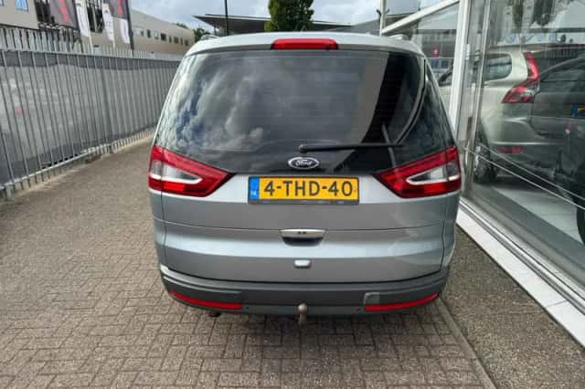 Ford Galaxy (2014) thumbnail 6