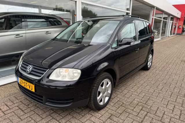 Volkswagen Touran (2006) thumbnail 1