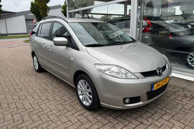 Mazda 5 (2008) thumbnail 3