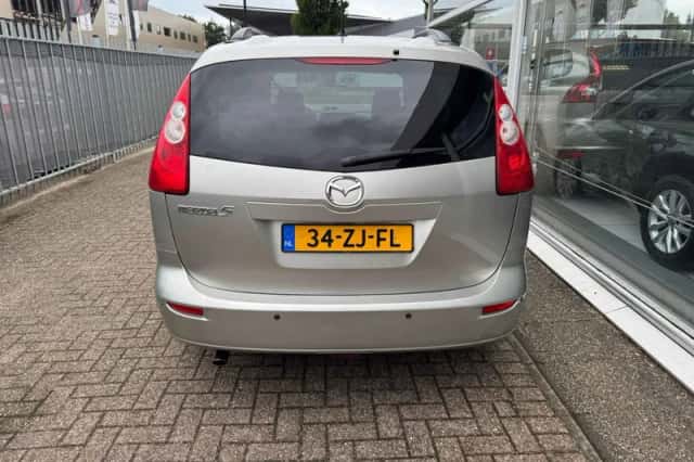 Mazda 5 (2008) thumbnail 6