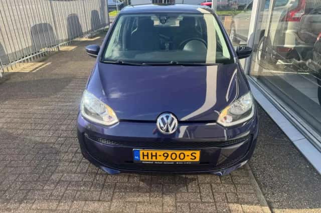 Volkswagen Up! (2015) thumbnail 2
