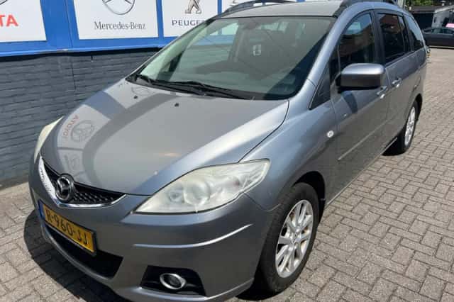Mazda 5 (2009) thumbnail 2