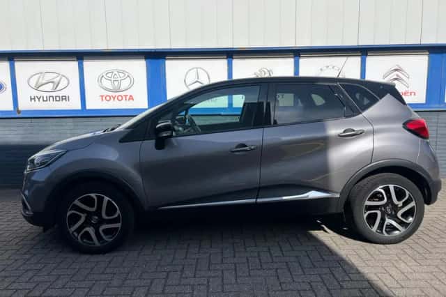 Renault Captur (2017) thumbnail 2