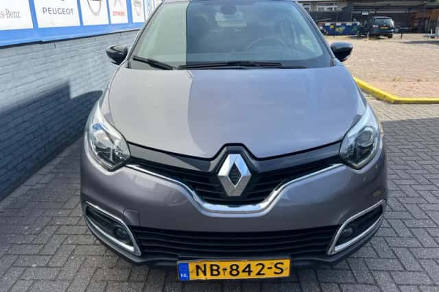 Renault Captur (2017) thumbnail 3