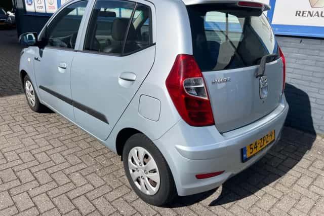 Hyundai i10 (2013) thumbnail 3