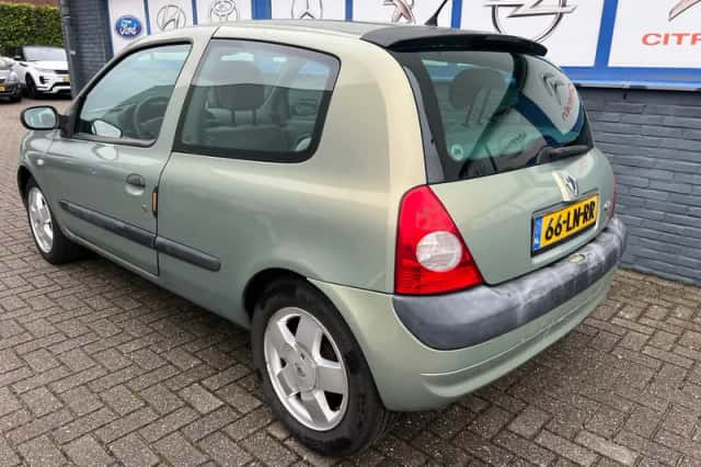 Renault Clio (2003) thumbnail 3