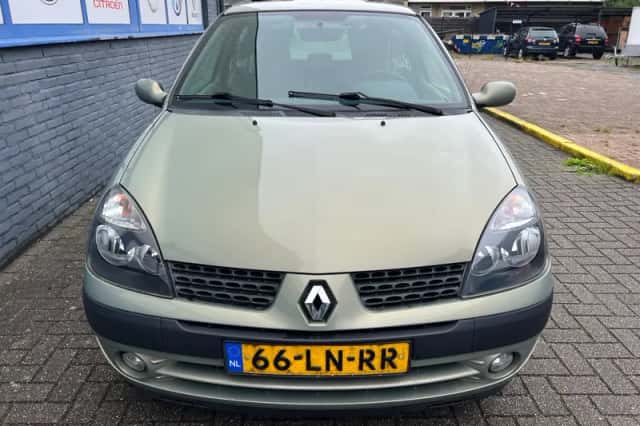 Renault Clio (2003) thumbnail 4