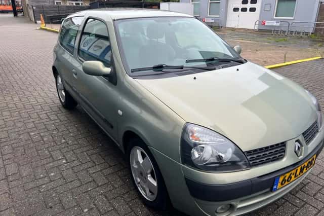 Renault Clio (2003) thumbnail 5