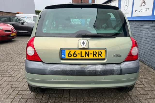 Renault Clio (2003) thumbnail 6