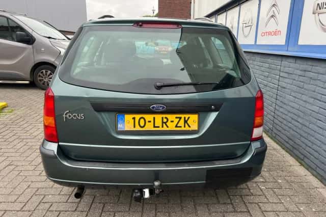 Ford Focus (2003) thumbnail 6