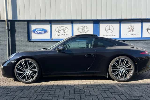 Porsche 911 (2016) thumbnail 1