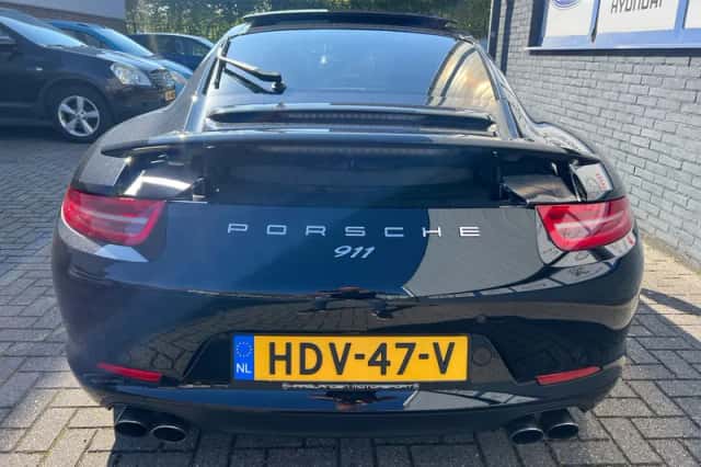 Porsche 911 (2016) thumbnail 5