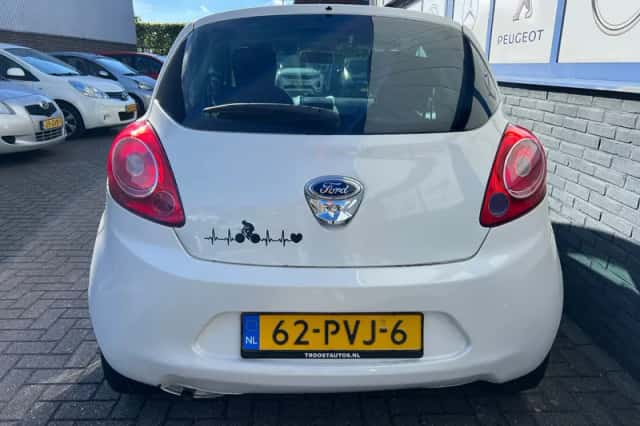 Ford Ka (2011) thumbnail 4