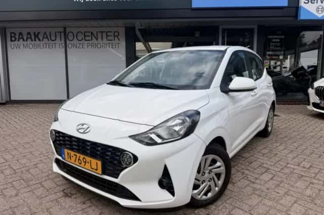 Hyundai i10 (2021) thumbnail 1