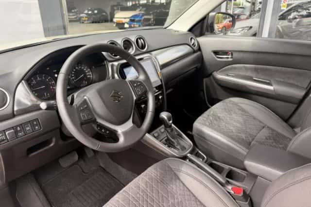 Suzuki Vitara (2025) thumbnail 6