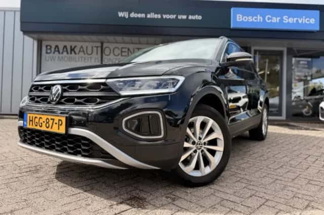 Volkswagen T-Roc (2025) thumbnail 2