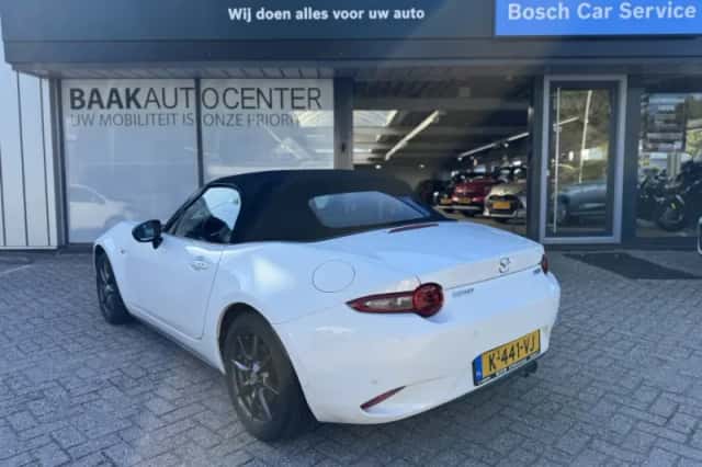 Mazda MX-5 (2017) thumbnail 6