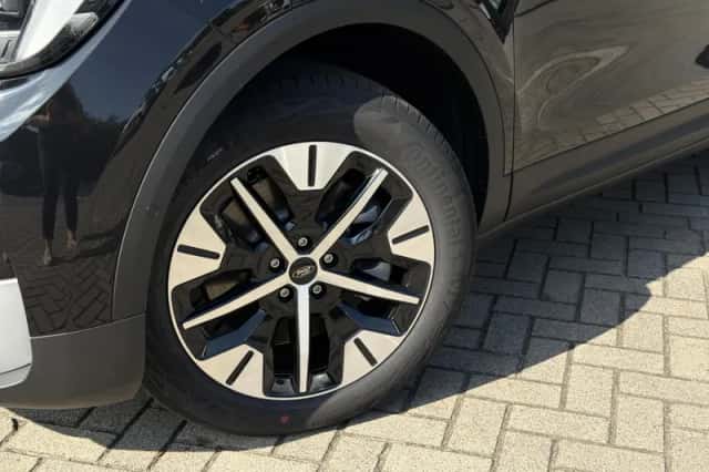 Ford Explorer (2026) thumbnail 3