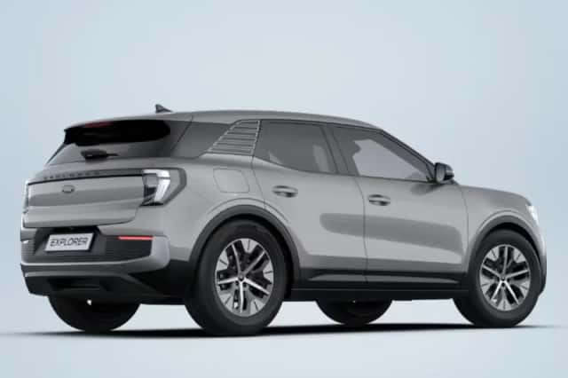 Ford Explorer (2026) thumbnail 3