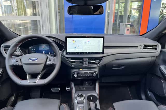 Ford Kuga (2025) thumbnail 2