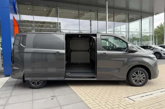 Ford Transit Custom (2026) thumbnail 5