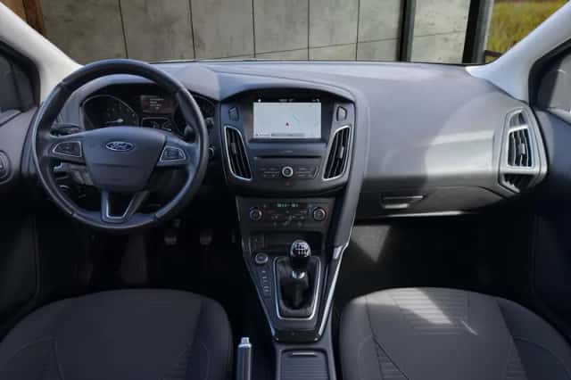Ford Focus (2018) thumbnail 2