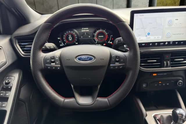 Ford Focus (2022) thumbnail 5
