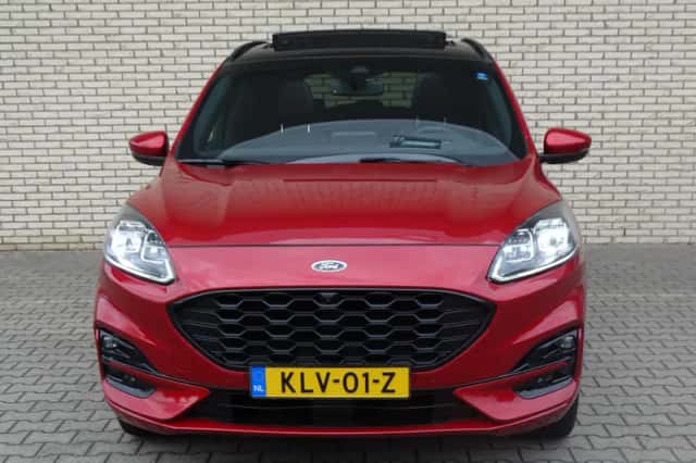 Ford Kuga (2021) thumbnail 2