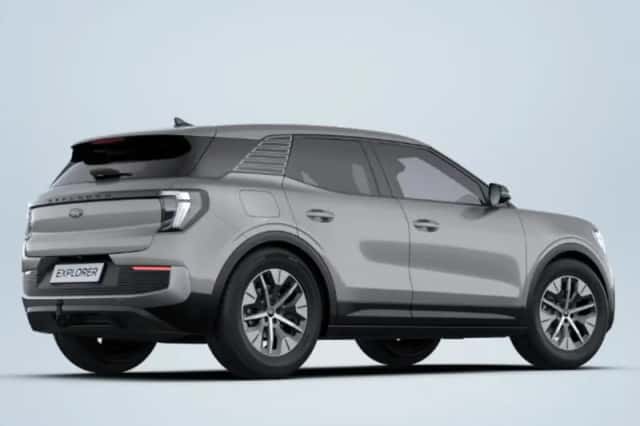 Ford Explorer (2026) thumbnail 3
