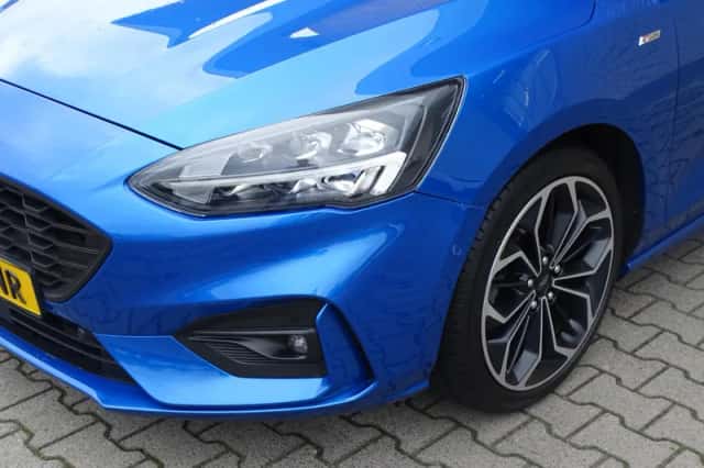 Ford Focus (2019) thumbnail 3