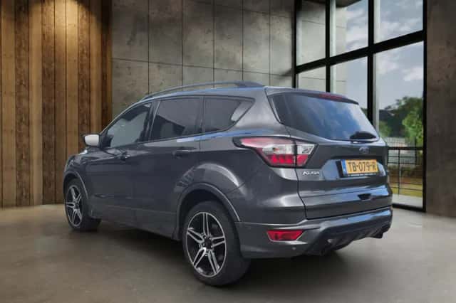 Ford Kuga (2018) thumbnail 6