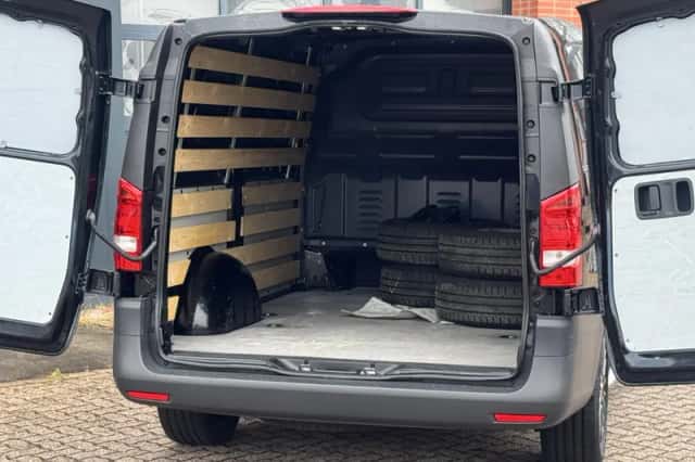 Mercedes-Benz Vito (2024) thumbnail 6