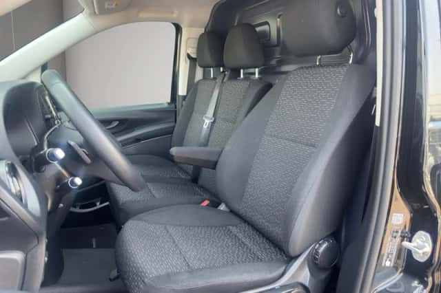 Mercedes-Benz Vito (2024) thumbnail 4