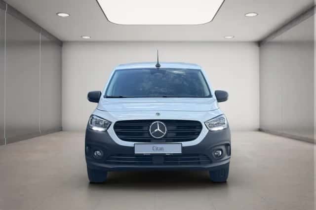 Mercedes-Benz eCitan (2026) thumbnail 2