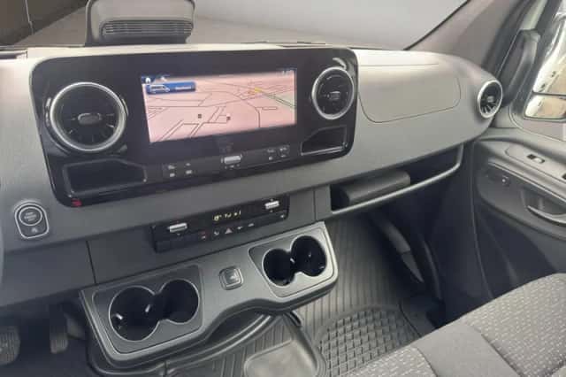 Mercedes-Benz Sprinter (2024) thumbnail 5