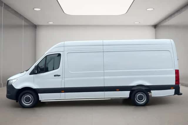 Mercedes-Benz Sprinter (2024) thumbnail 2