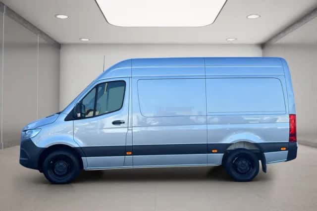 Mercedes-Benz Sprinter (2021) thumbnail 2