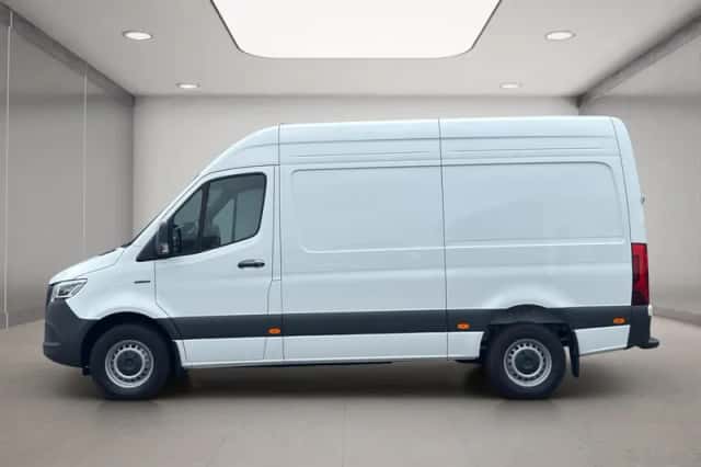 Mercedes-Benz eSprinter (2024) thumbnail 2