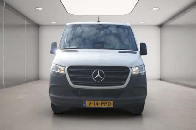 Mercedes-Benz Sprinter (2026) thumbnail 2